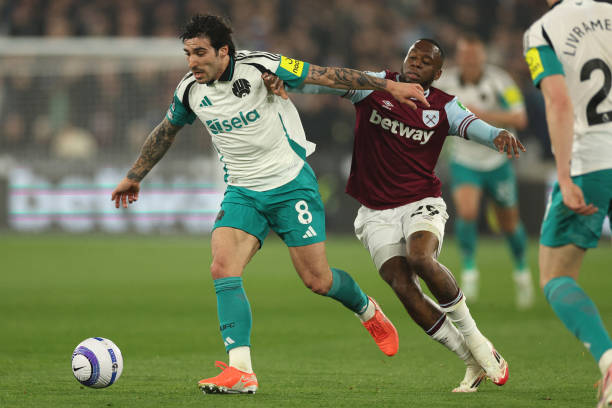 在工资帽压 在工资帽压